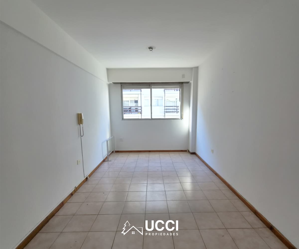 Venta | Oficina con 3 despachos en el Centro | Santiago del Estero 1700