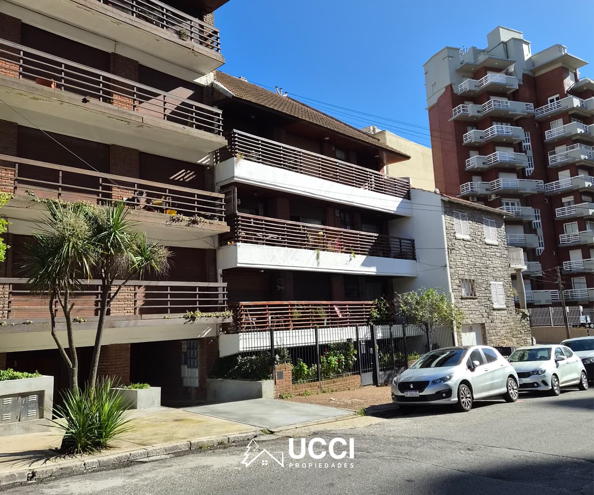Venta departamento 3 ambientes con altillo | Playa Grande | Aristobulo del Valle 3700