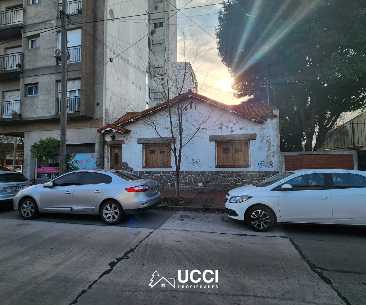 Venta casa APTA PROFESIONAL | La Perla, 3 de Febrero 3500